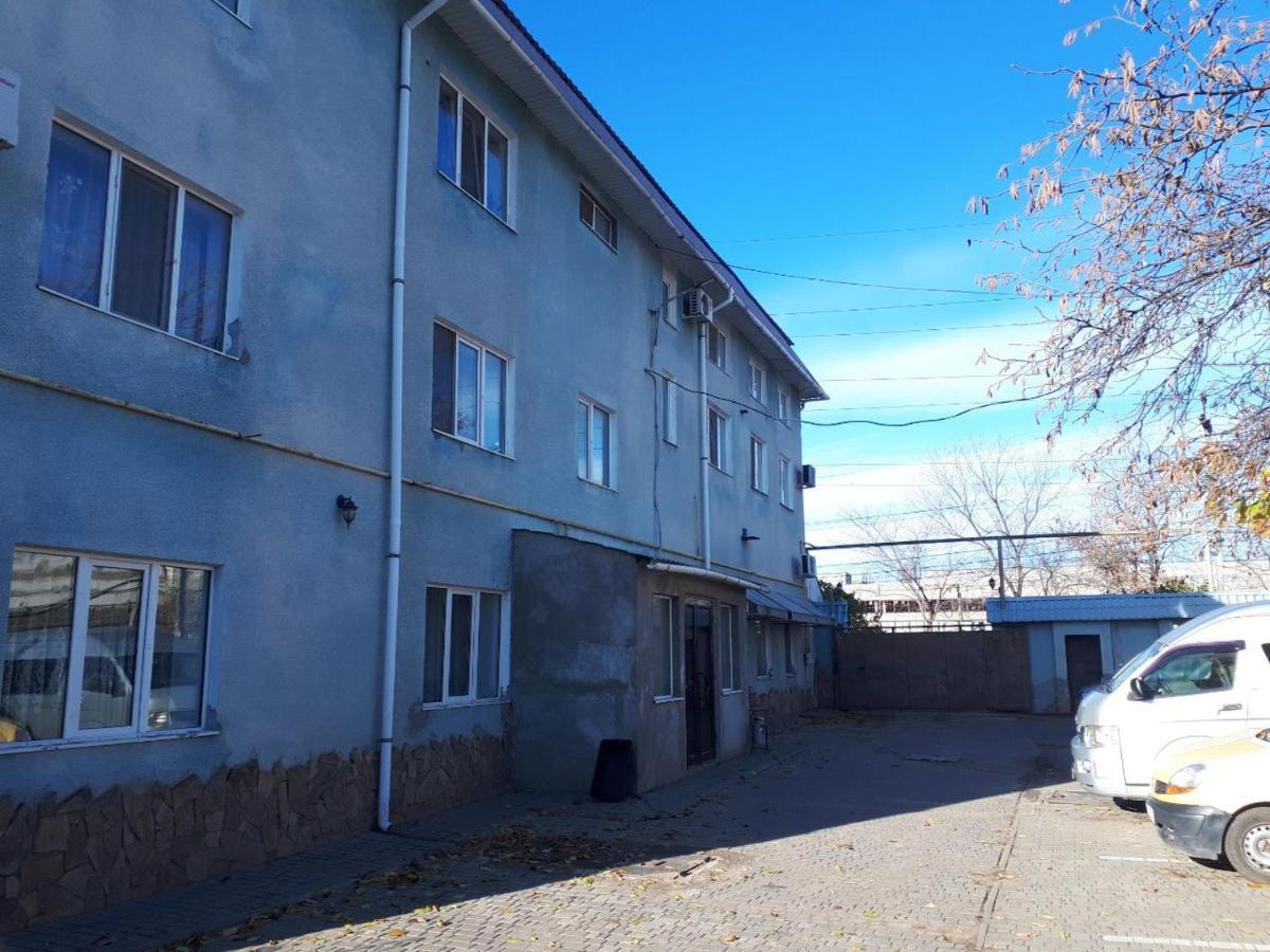 великі в авторському Apartment Odesa